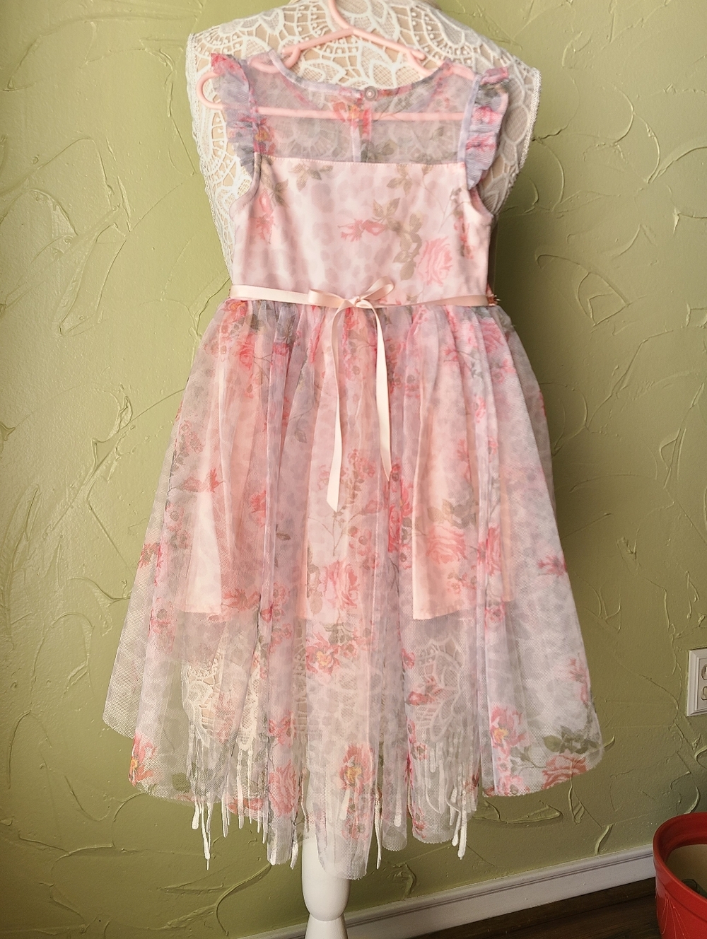 Size 4 - Picture 6 of 7